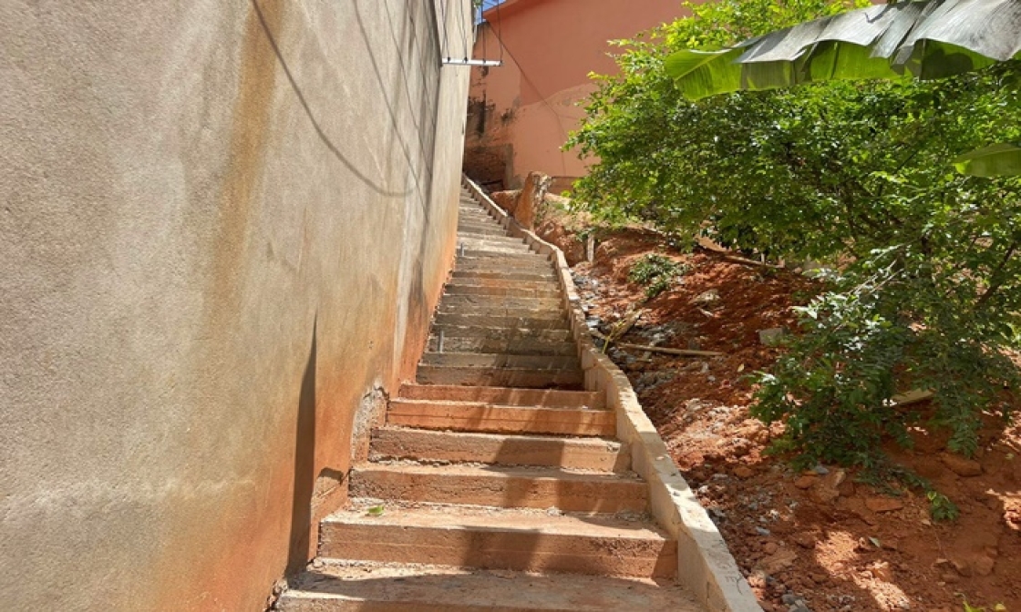 prefeitura-de-miradouro-finaliza-obra-do-escadao-“pedro-fava”-