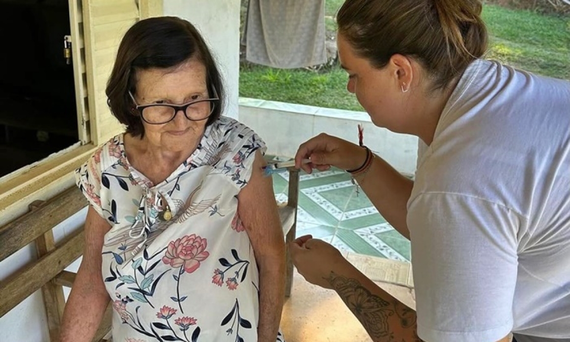 saude-realiza-campanha-de-vacinacao-contra-gripe-na-regiao-do-distrito-da-varginha-