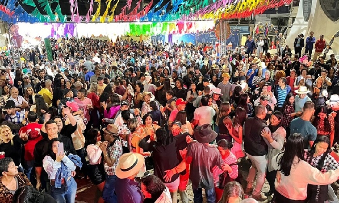 arraia-de-sao-joao-em-miradouro-ficou-ainda-mais-lotado-no-2º-dia-de-festa-