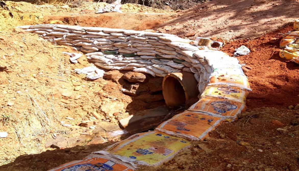 secretaria-municipal-de-obras-faz-muro-e-ampliacao-de-curva-em-trecho-de-estrada-rural-