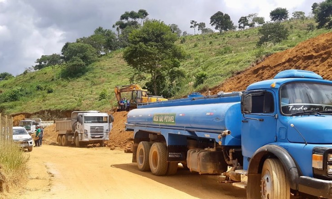 prefeitura-de-miradouro-promove-inovacao-com-mutirao-de-maquinario-especializado-na-manutencao-das-estradas-de-toda-zona-rural-