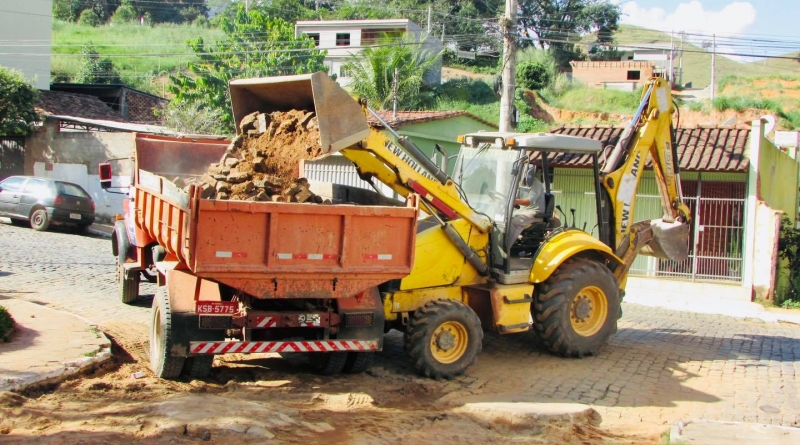 prefeitura-de-miradouro-inicia-as-obras-de-pavientacao-e-de-drenagem-da-rua-sao-vicente-de-paula-no-bairro-cruzeiro