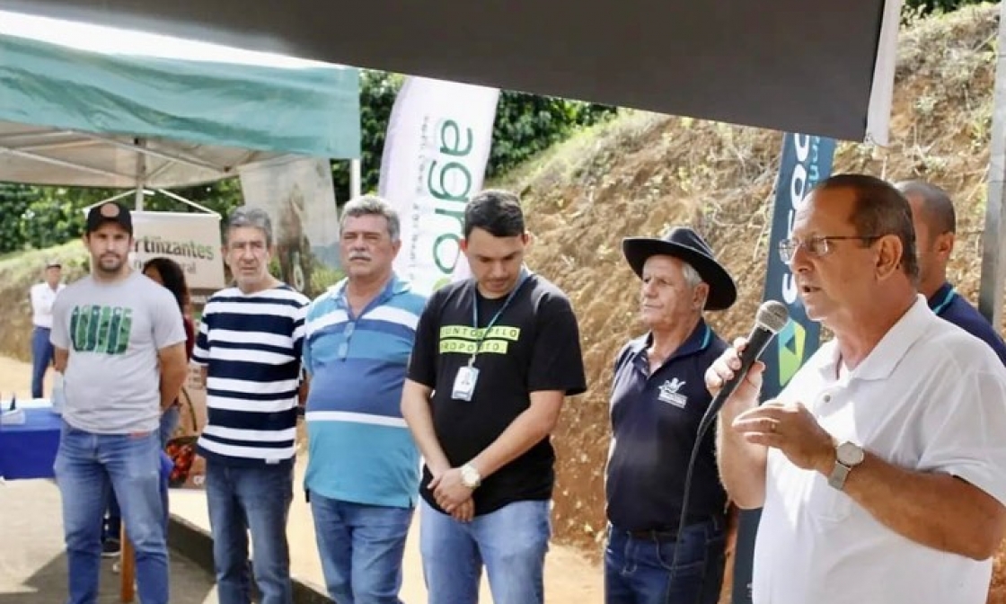 prefeitura-de-miradouro-realiza-dia-de-campo-cafeicultura-2022-em-propriedade-rural-de-santa-barbara-