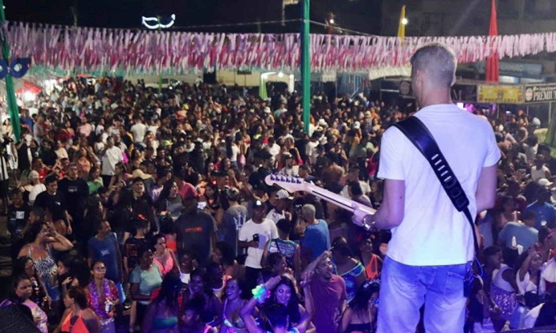 primeira-noite-do-miradouro-folia-foi-sucesso-de-animacao-e-publico-