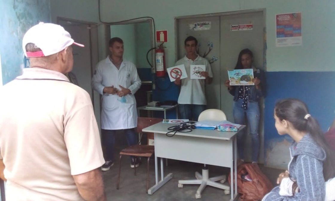 sala-de-espera-sobre-dengue-e-realizada-no-posto-de-saude-da-serrania-