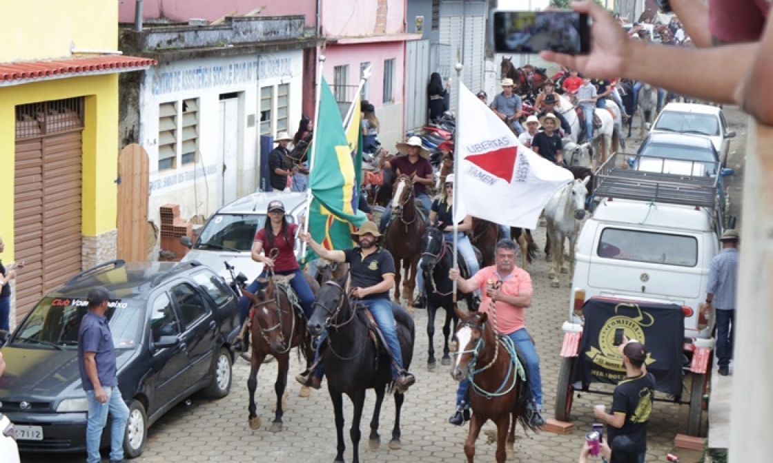 cavalgada-dos-amigos-de-monte-alverne-teve-apoio-da-prefeitura-de-miradouro-