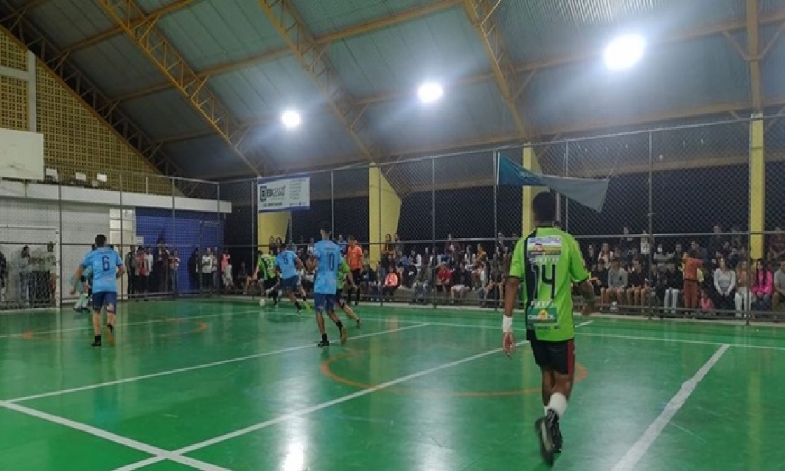 publico-lota-arquibancadas-na-semifinal-do-2º-campeonato-empresarial-de-futsal-de-miradouro-