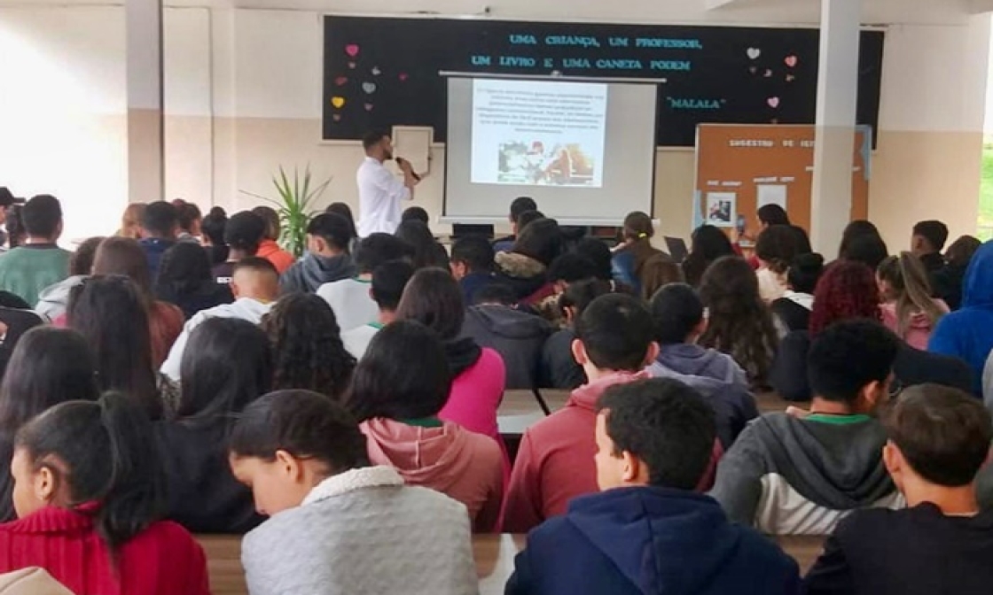 saude-de-miradouro-apresenta-palestra-aos-estudantes-da-eepak-