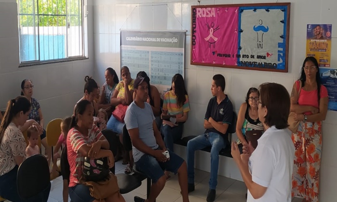 saude-realiza-sala-de-espera-sobre-a-campanha-outubro-rosa-